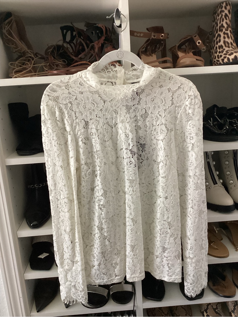 Women's White Floral Lace Long-Sleeve Blouse